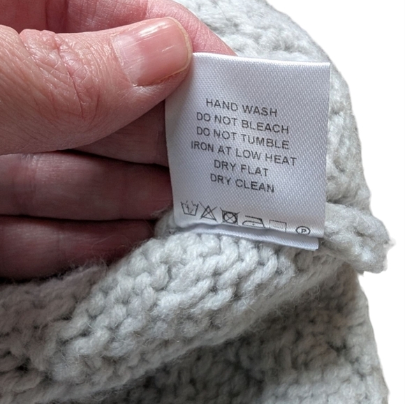 L'Academie Revolve Amare Cable Sweater Vest Chunky Oversize Womens L Grey V Neck - Picture 7 of 9